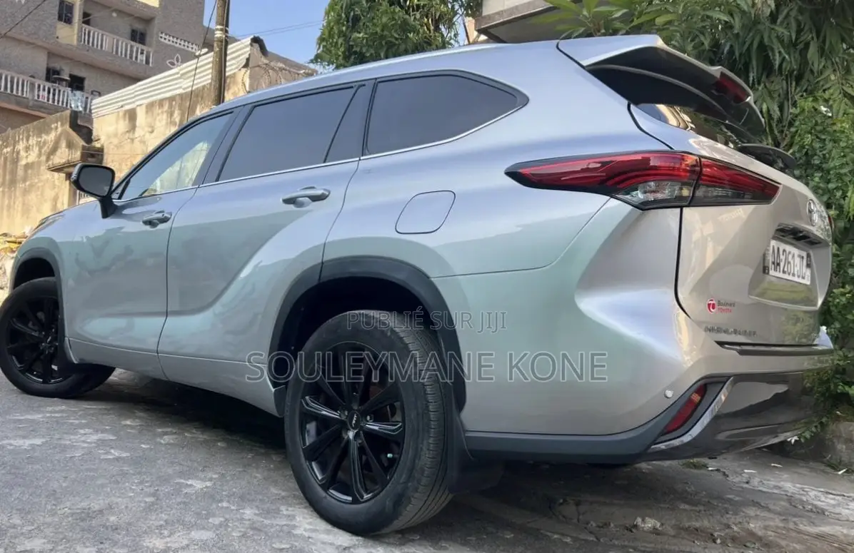 Toyota Highlander 2023 Gris