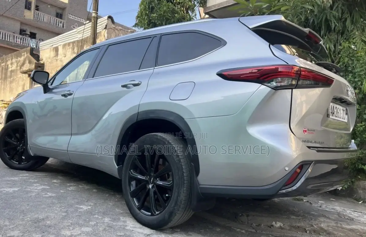Toyota Highlander 2023 Gris