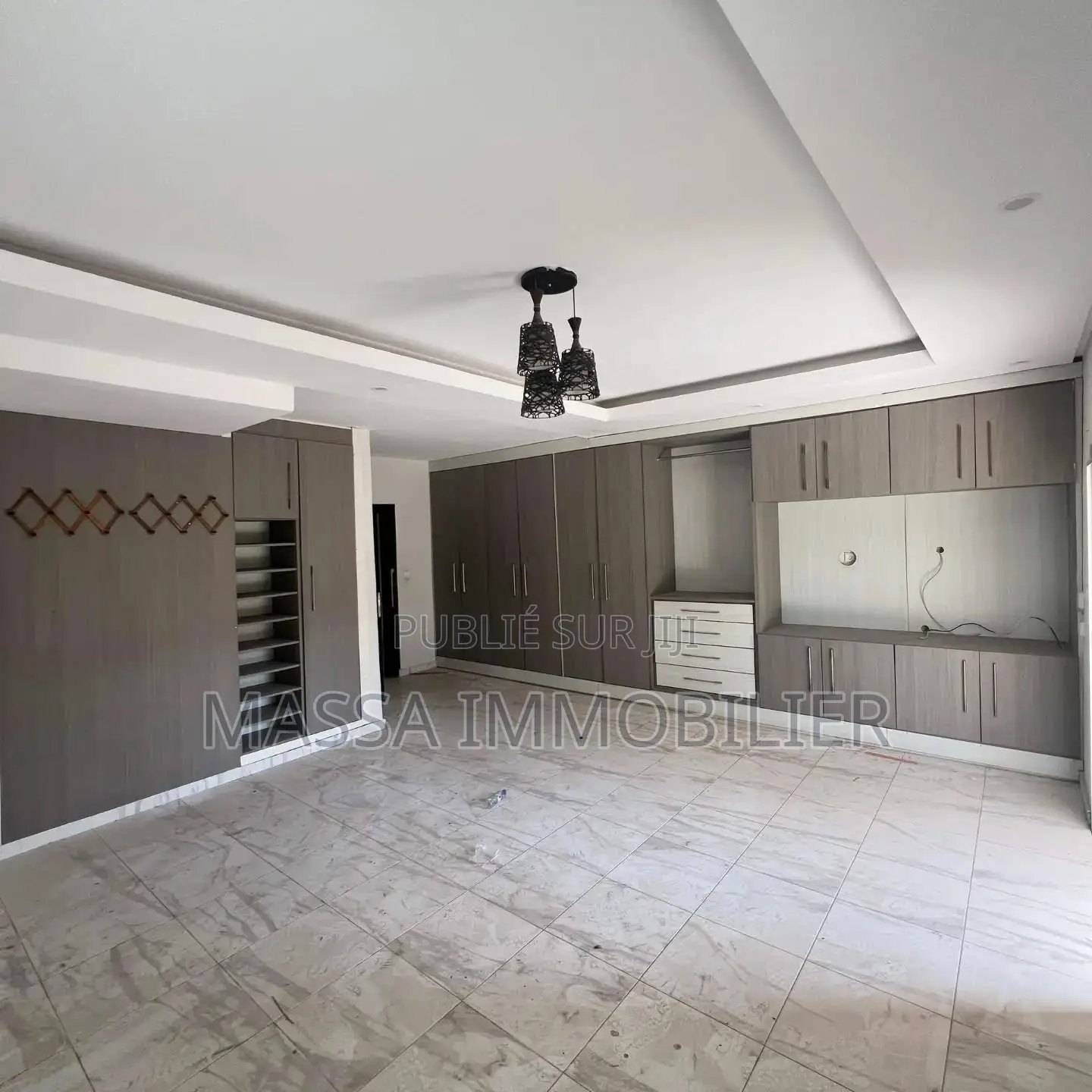 5chbre Villa dans Massa Immobilier, Cocody à Louer