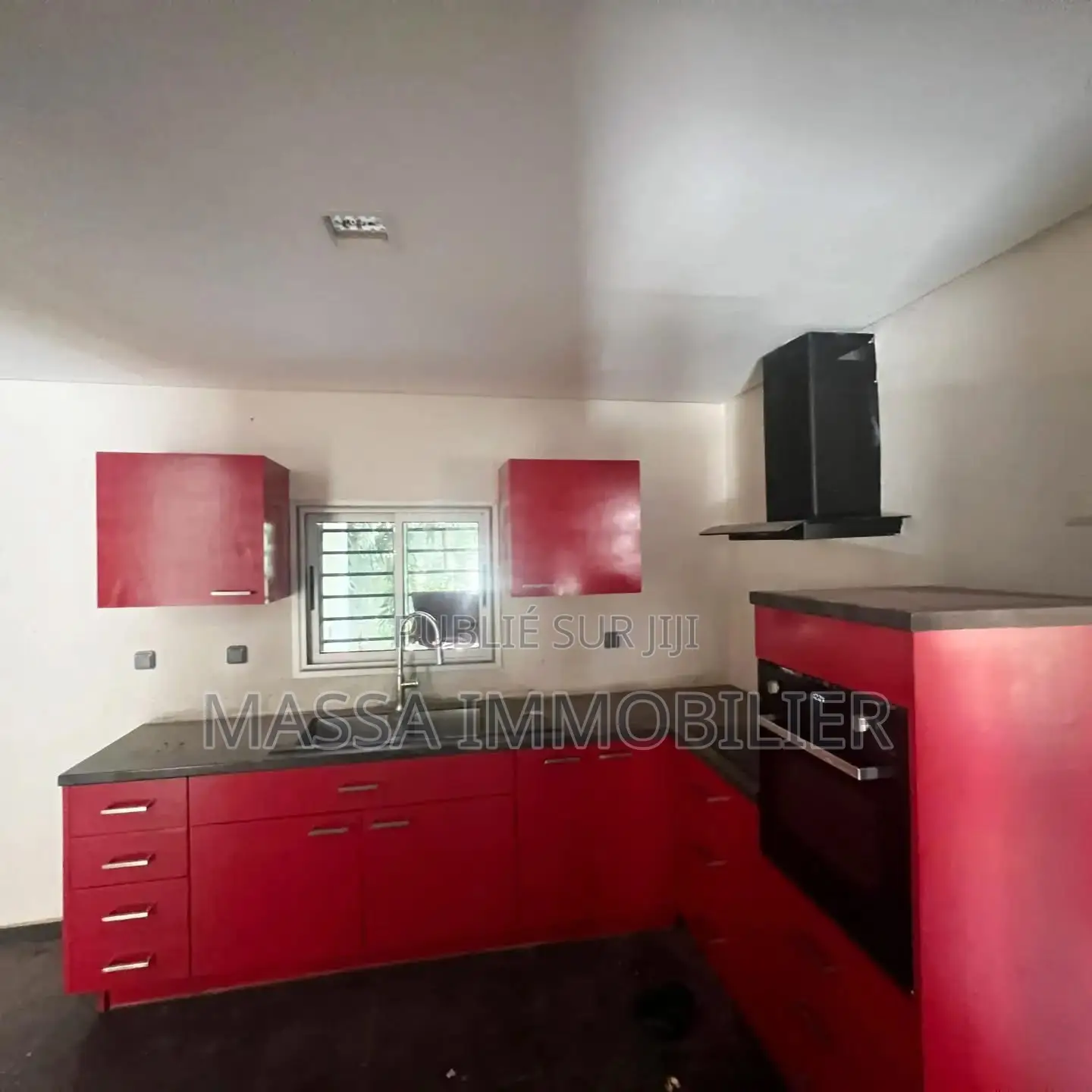 5chbre Villa dans Massa Immobilier, Cocody à Louer