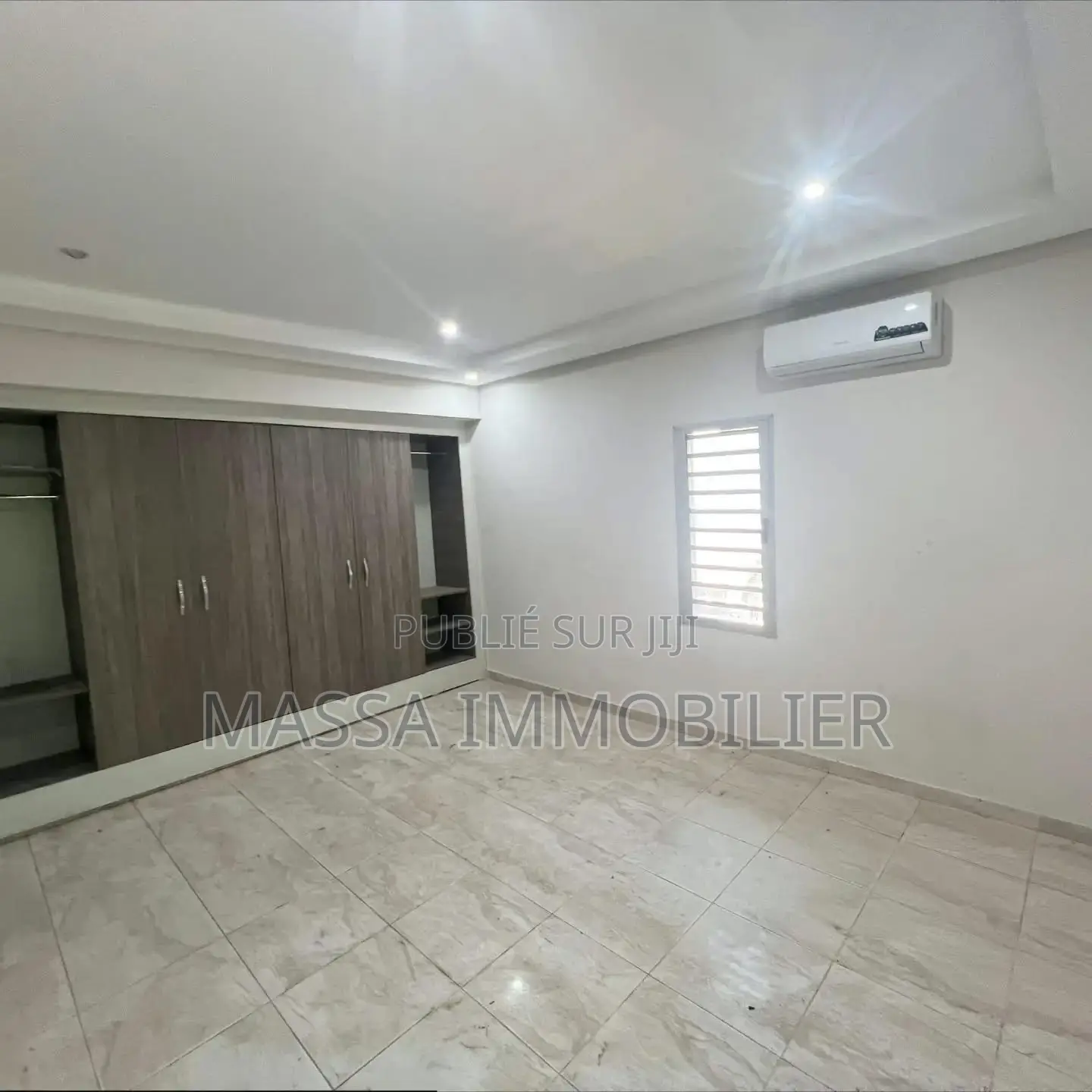 5chbre Villa dans Massa Immobilier, Cocody à Louer
