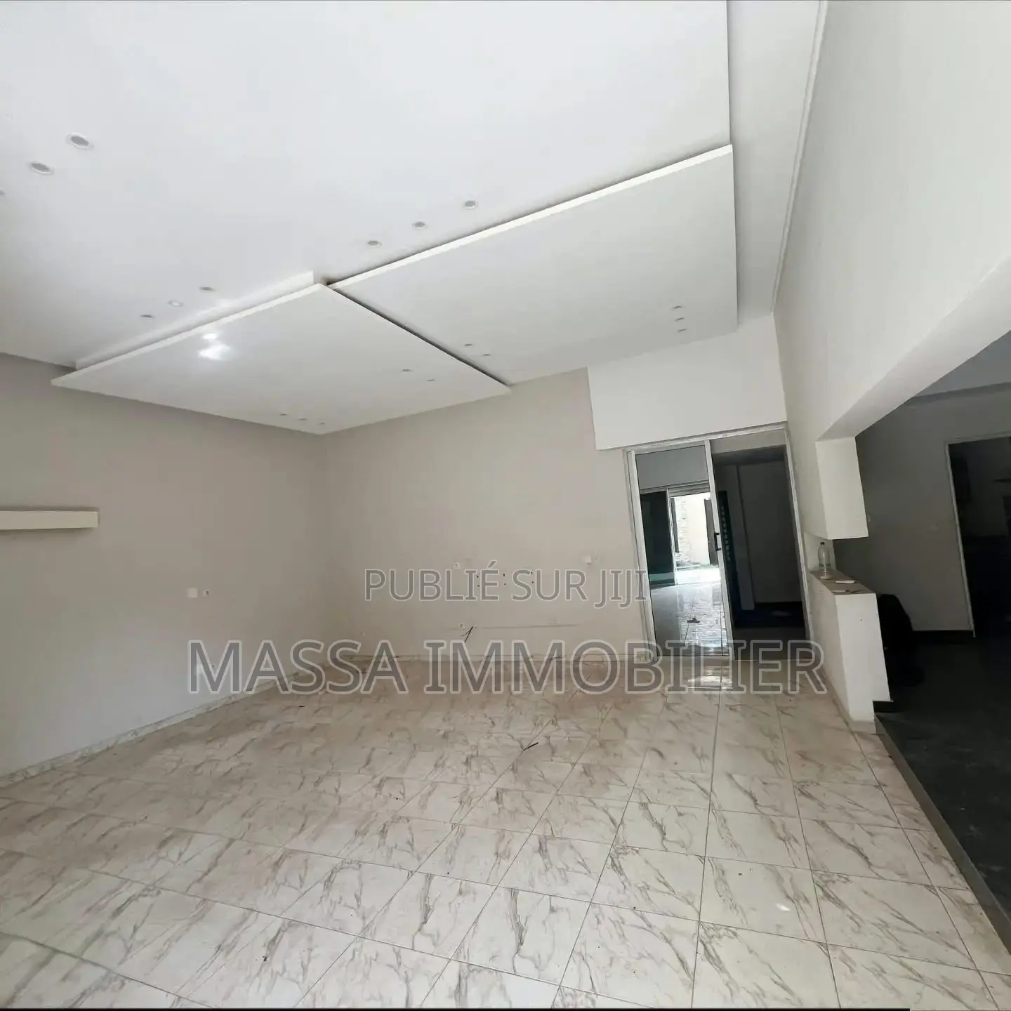5chbre Villa dans Massa Immobilier, Cocody à Louer