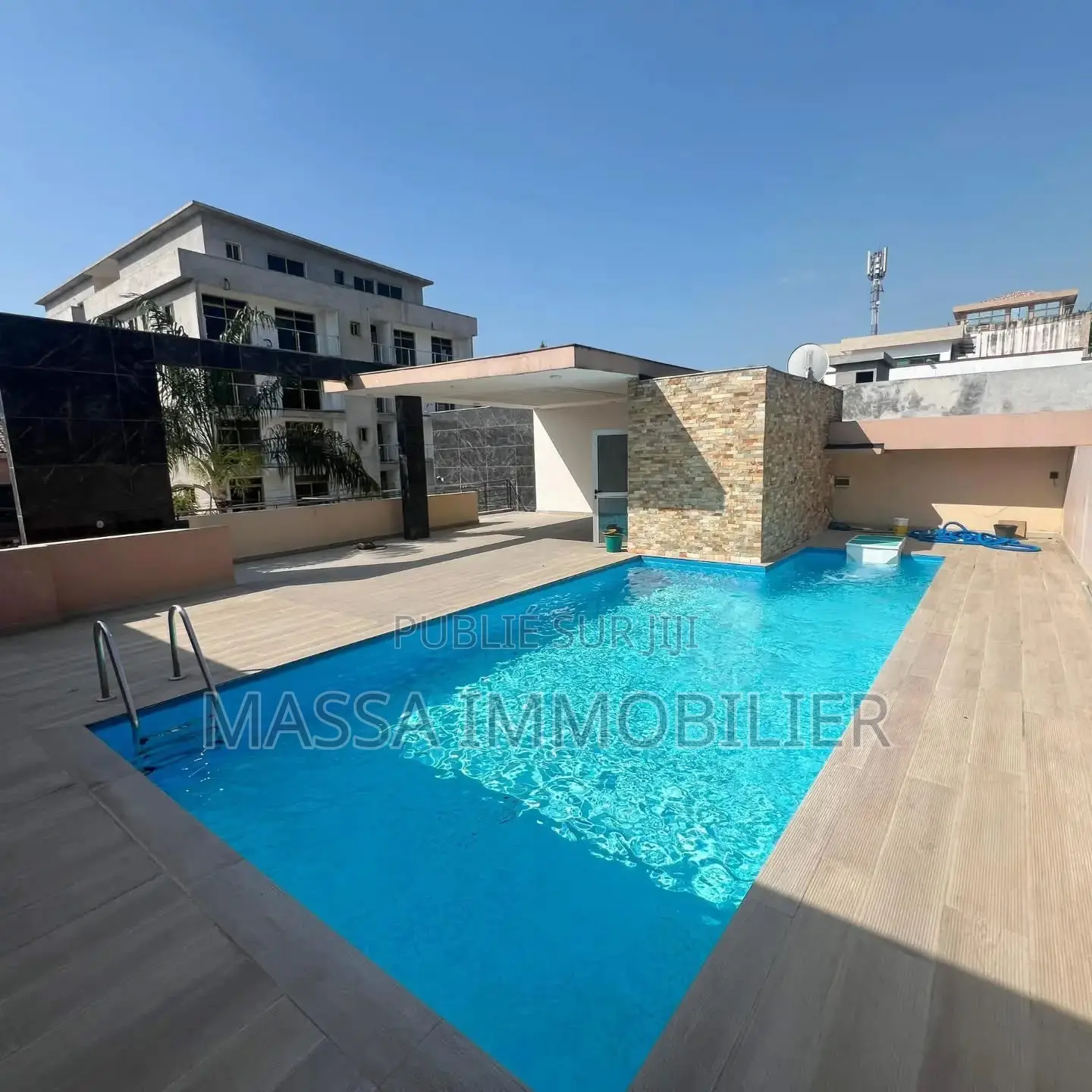 5chbre Villa dans Massa Immobilier, Cocody à Louer