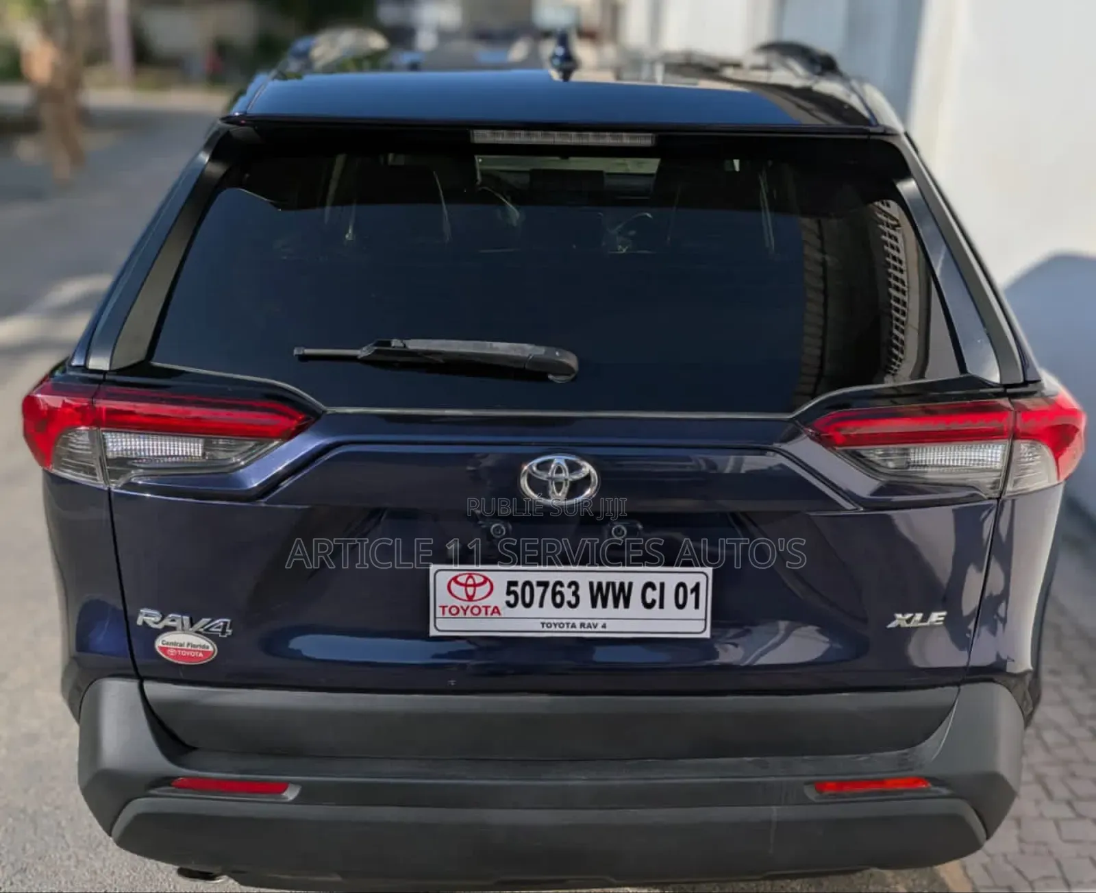 Toyota RAV4 XLE 2021 Bleu