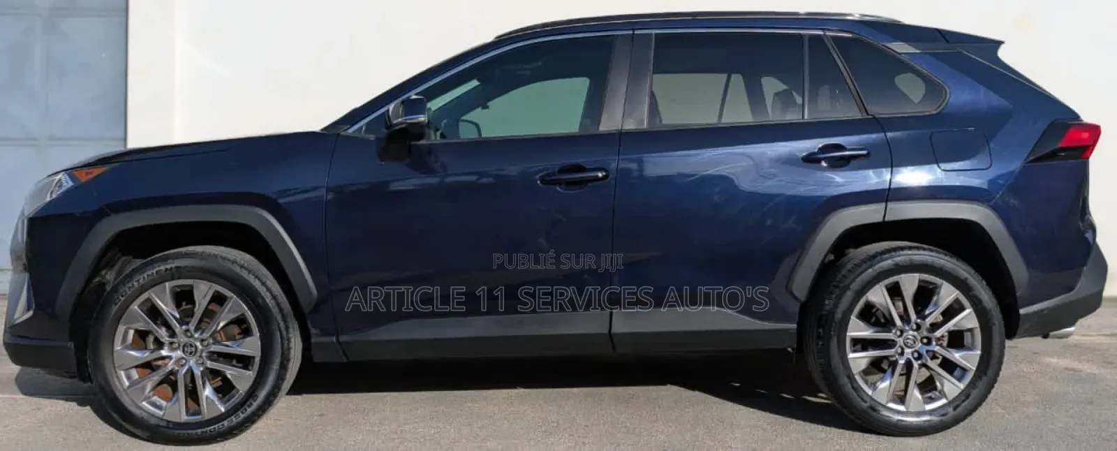 Toyota RAV4 XLE 2021 Bleu