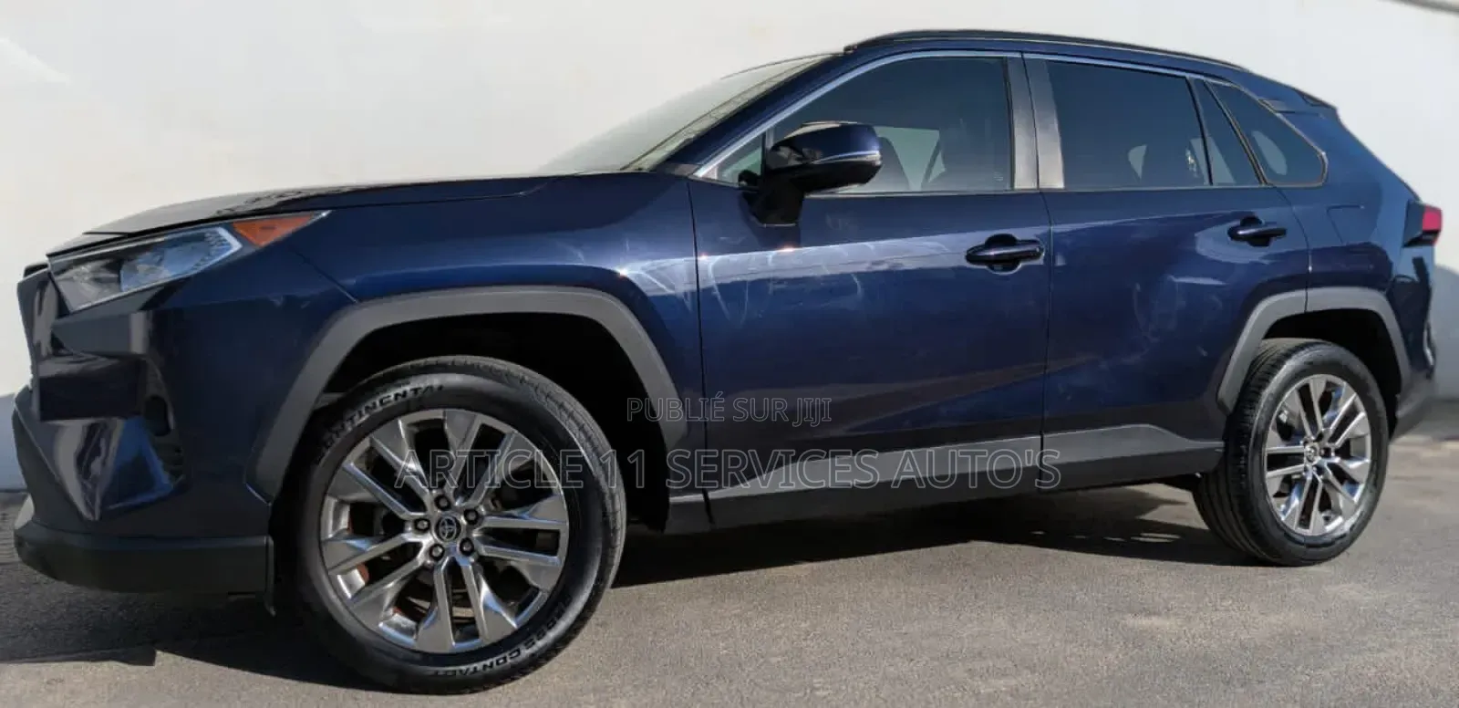 Toyota RAV4 XLE 2021 Bleu