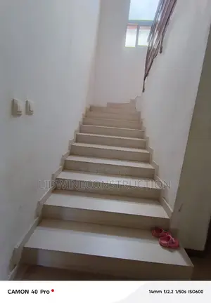 3chbre Villa dans Cocody à Vendre