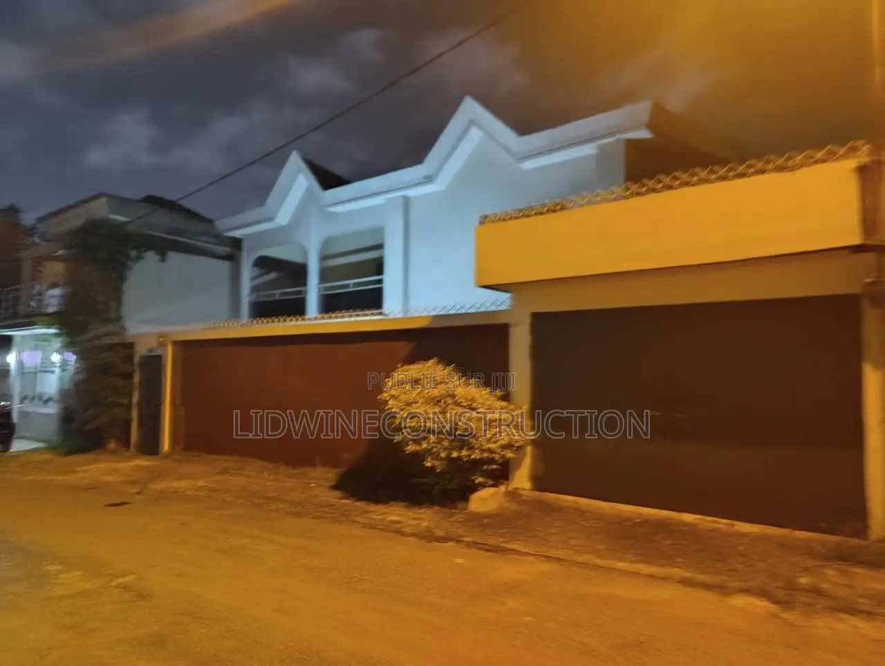 5chbre Villa dans Cocody à Vendre