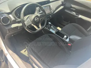 Nissan Kicks 2021 Gris