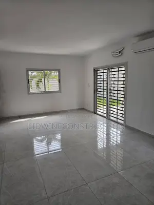 3chbre Duplex dans Cocody à Louer
