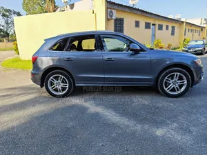 Audi Q5 2.0T Premium AWD quattro 2018 Bleu