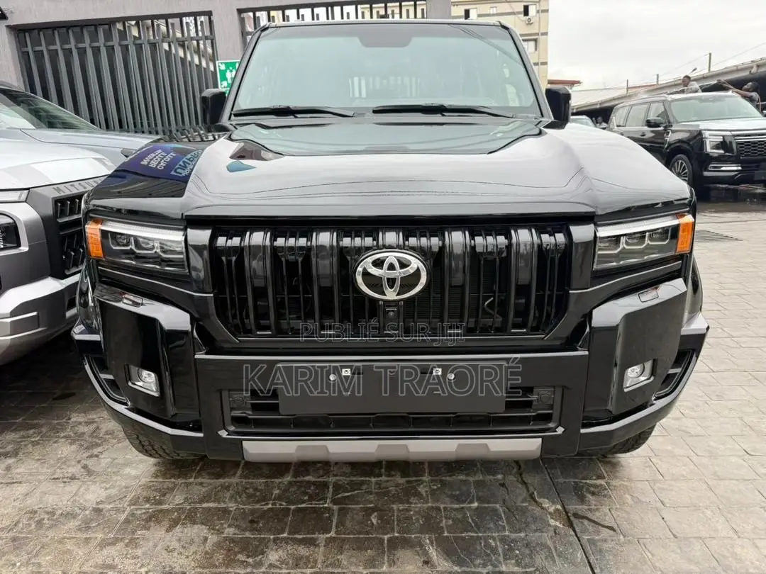 Nouveau Toyota Land Cruiser Prado 2025 Noir
