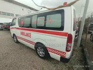 Nouveau Toyota HiAce 2025 Blanc