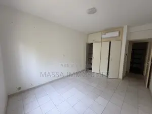 2chbre Appartement dans Massa Immobilier, Cocody à Louer