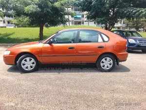 Toyota Corolla 2002 Orange