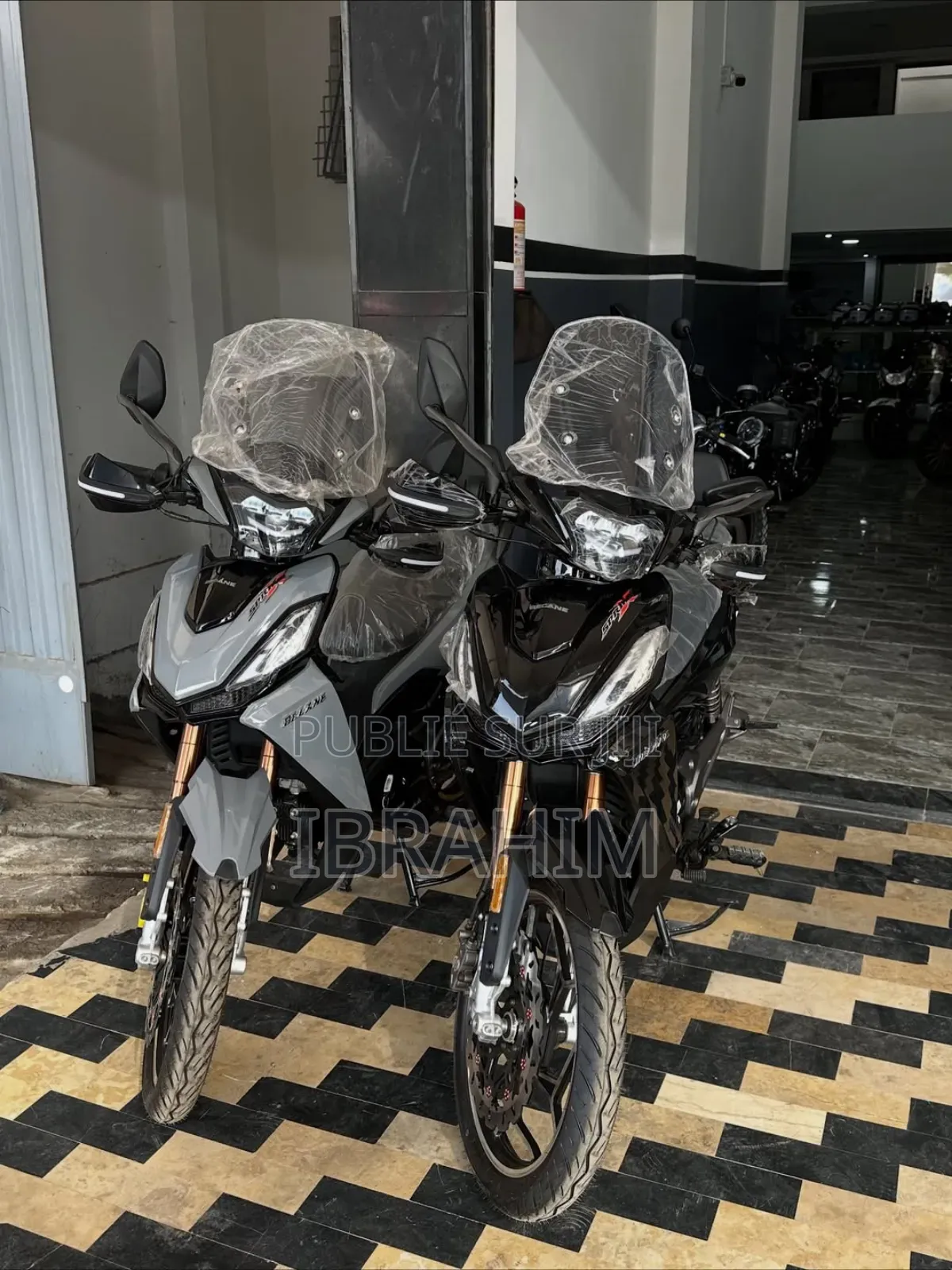 Nouveau Autre 2023 Noir