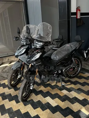 Nouveau Autre 2023 Noir