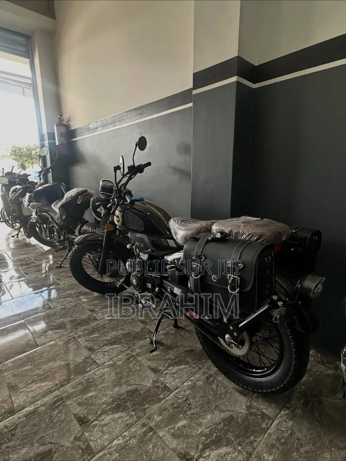 Nouveau Autre 2024 Noir