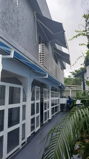 5chbre Duplex dans Beraka Corporation, Cocody à Vendre