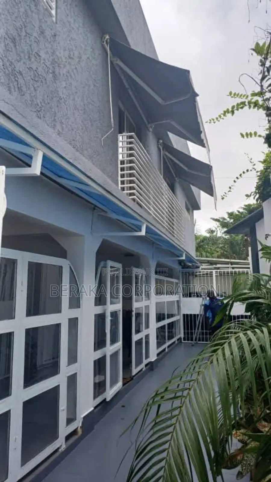 5chbre Duplex dans Beraka Corporation, Cocody à Vendre