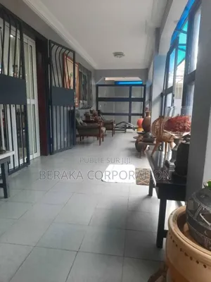 5chbre Duplex dans Beraka Corporation, Cocody à Vendre