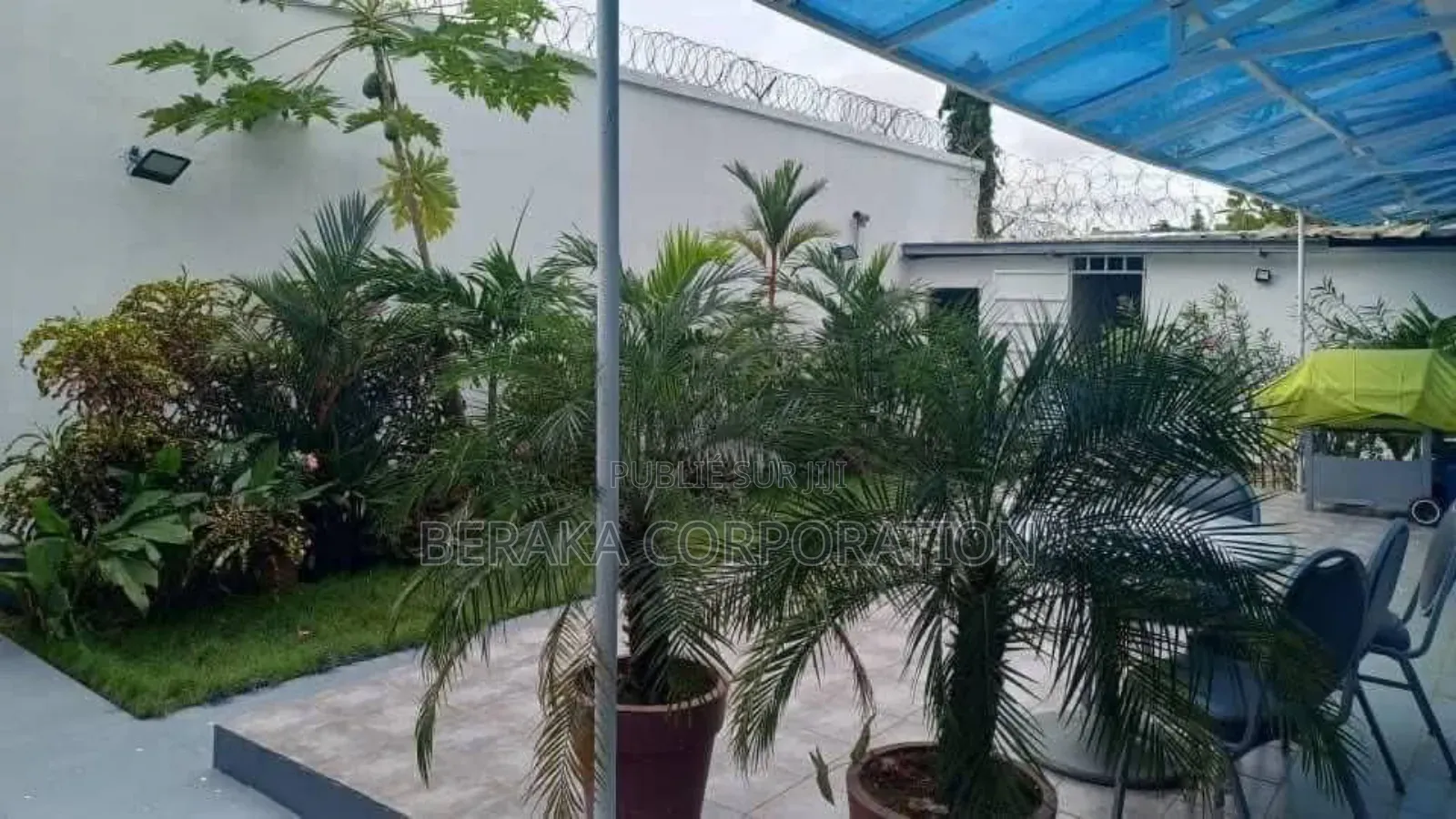 5chbre Duplex dans Beraka Corporation, Cocody à Vendre