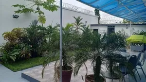5chbre Duplex dans Beraka Corporation, Cocody à Vendre