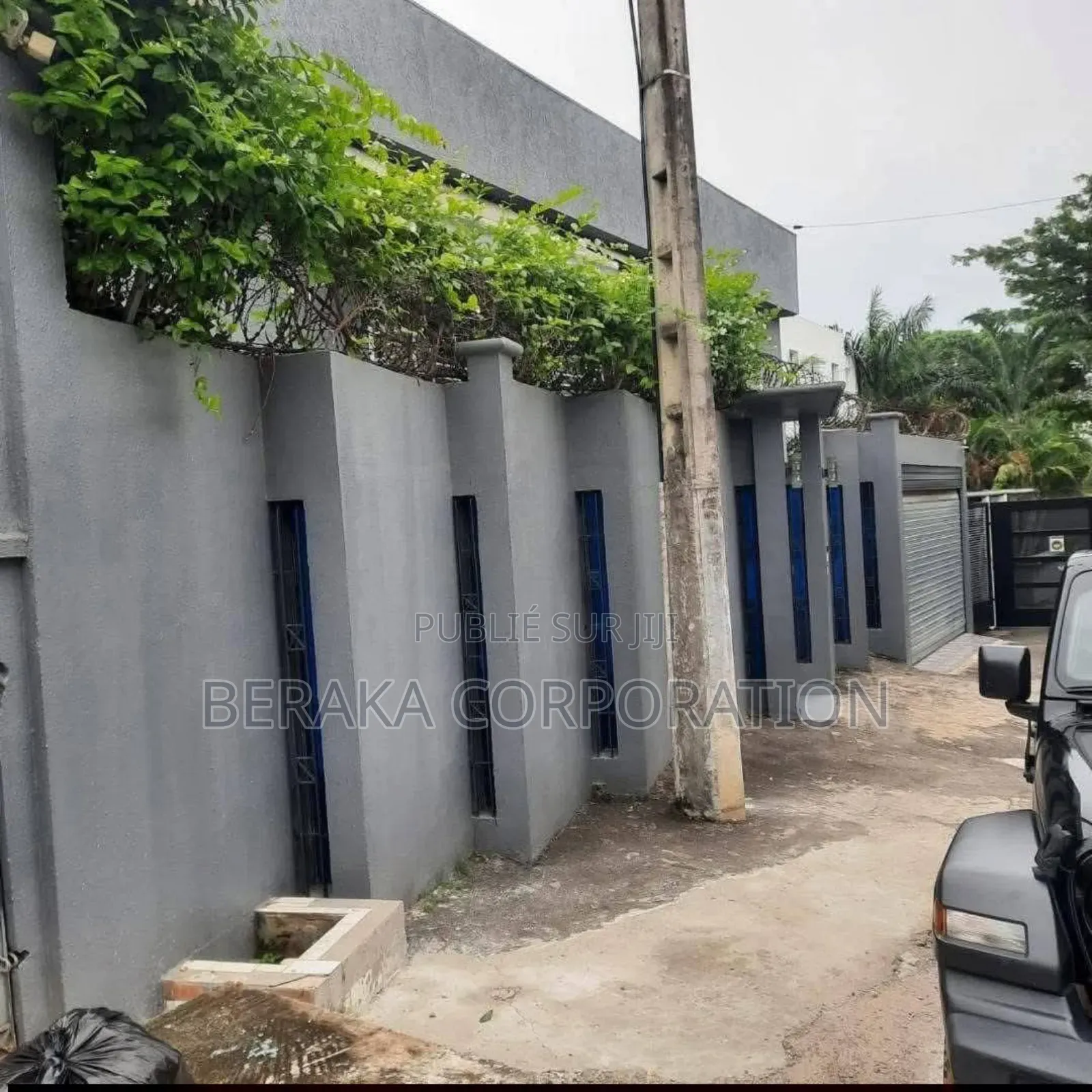 5chbre Duplex dans Beraka Corporation, Cocody à Vendre