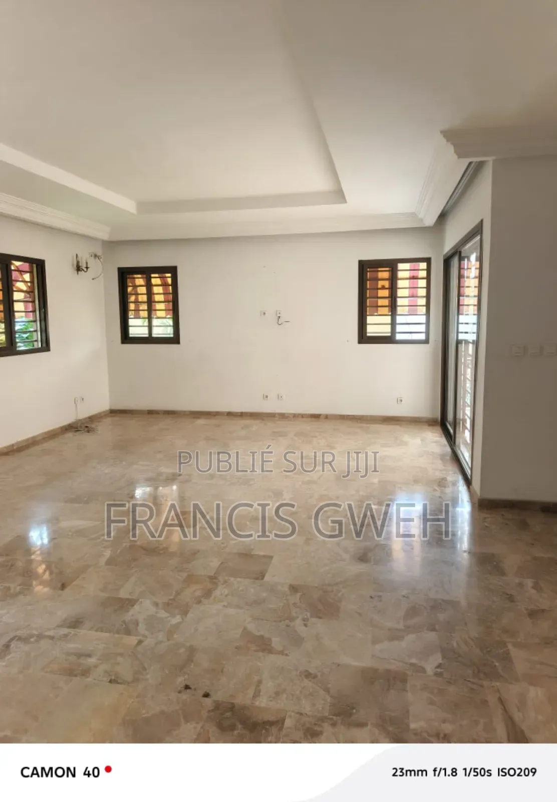 4chbre Duplex dans Francis Gweh, Cocody à Louer