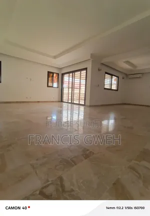 4chbre Duplex dans Francis Gweh, Cocody à Louer