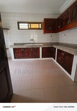 4chbre Duplex dans Francis Gweh, Cocody à Louer