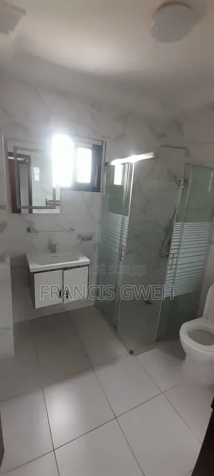 3chbre Appartement dans Francis Gweh, Cocody à Louer