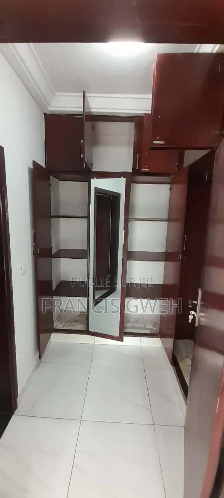 3chbre Appartement dans Francis Gweh, Cocody à Louer