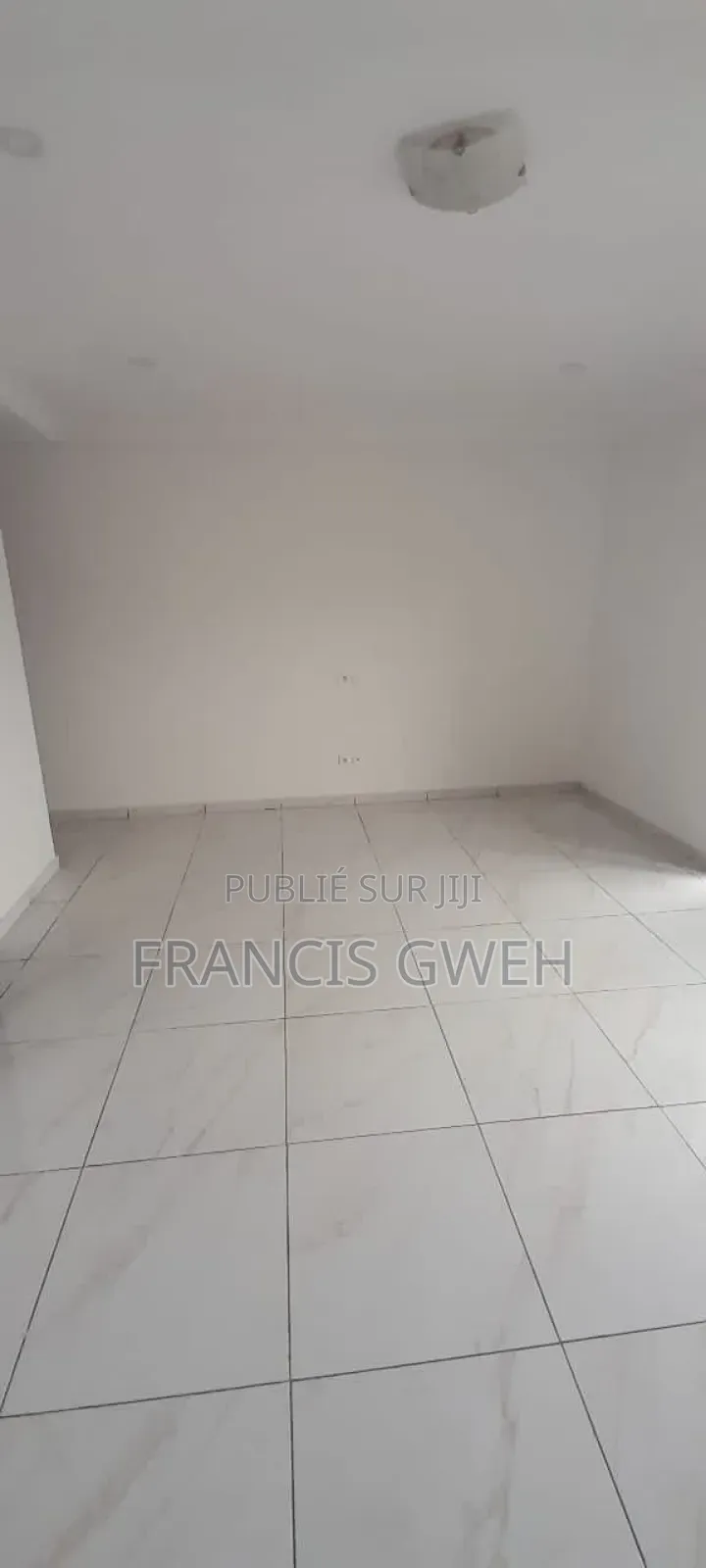 3chbre Appartement dans Francis Gweh, Cocody à Louer