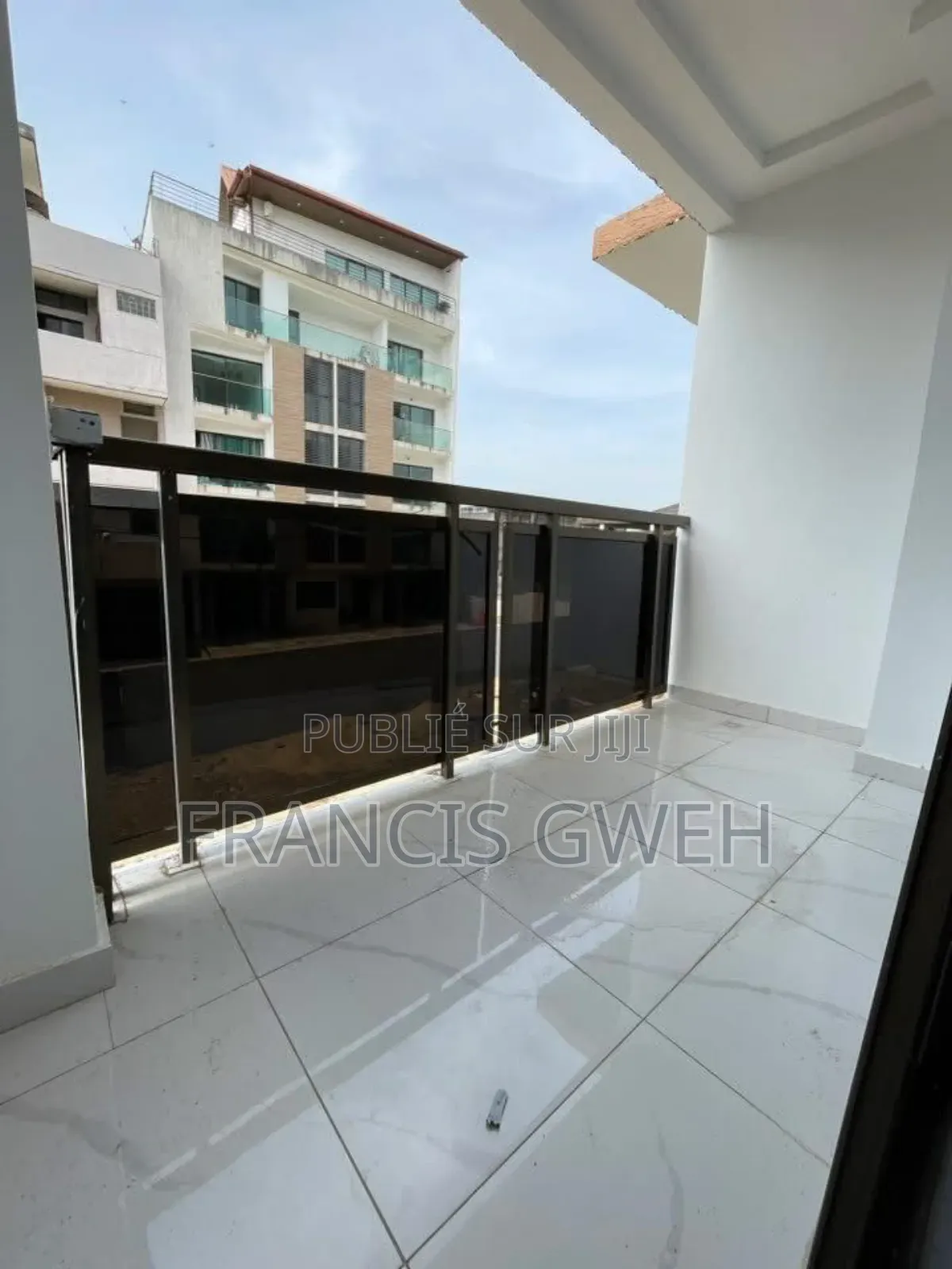 2chbre Appartement dans Francis Gweh, Cocody à Louer