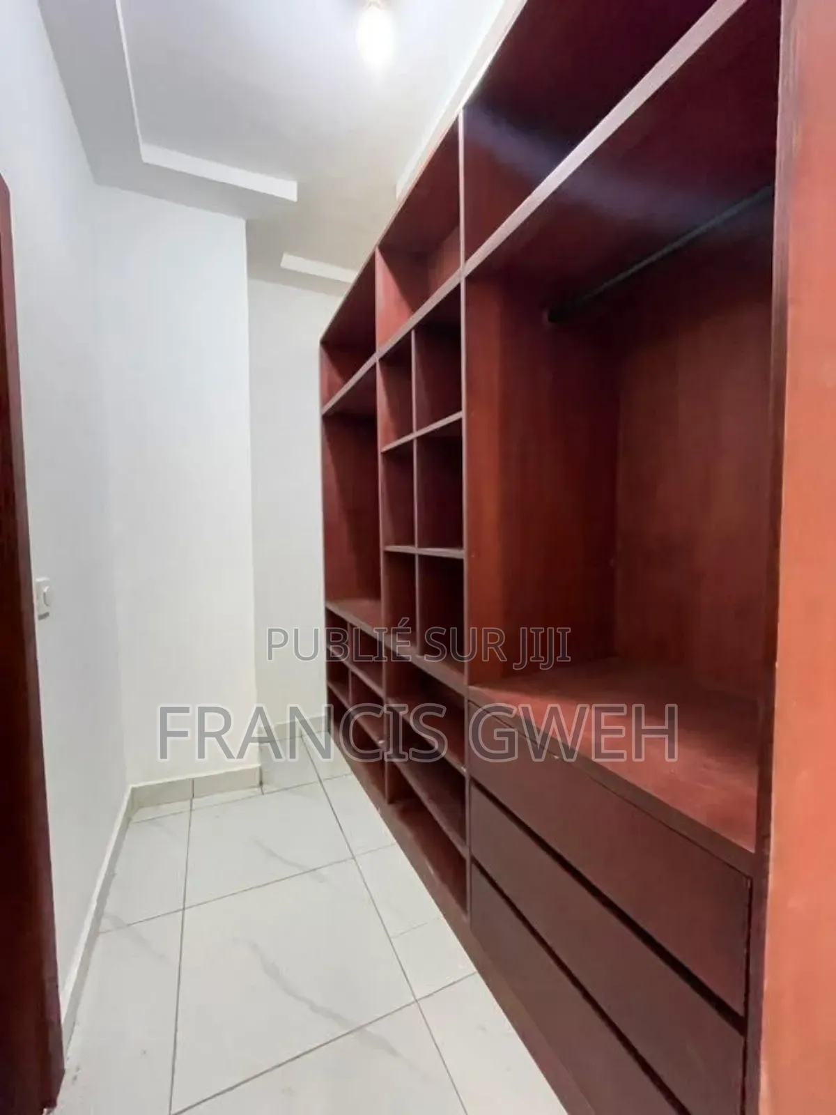 2chbre Appartement dans Francis Gweh, Cocody à Louer