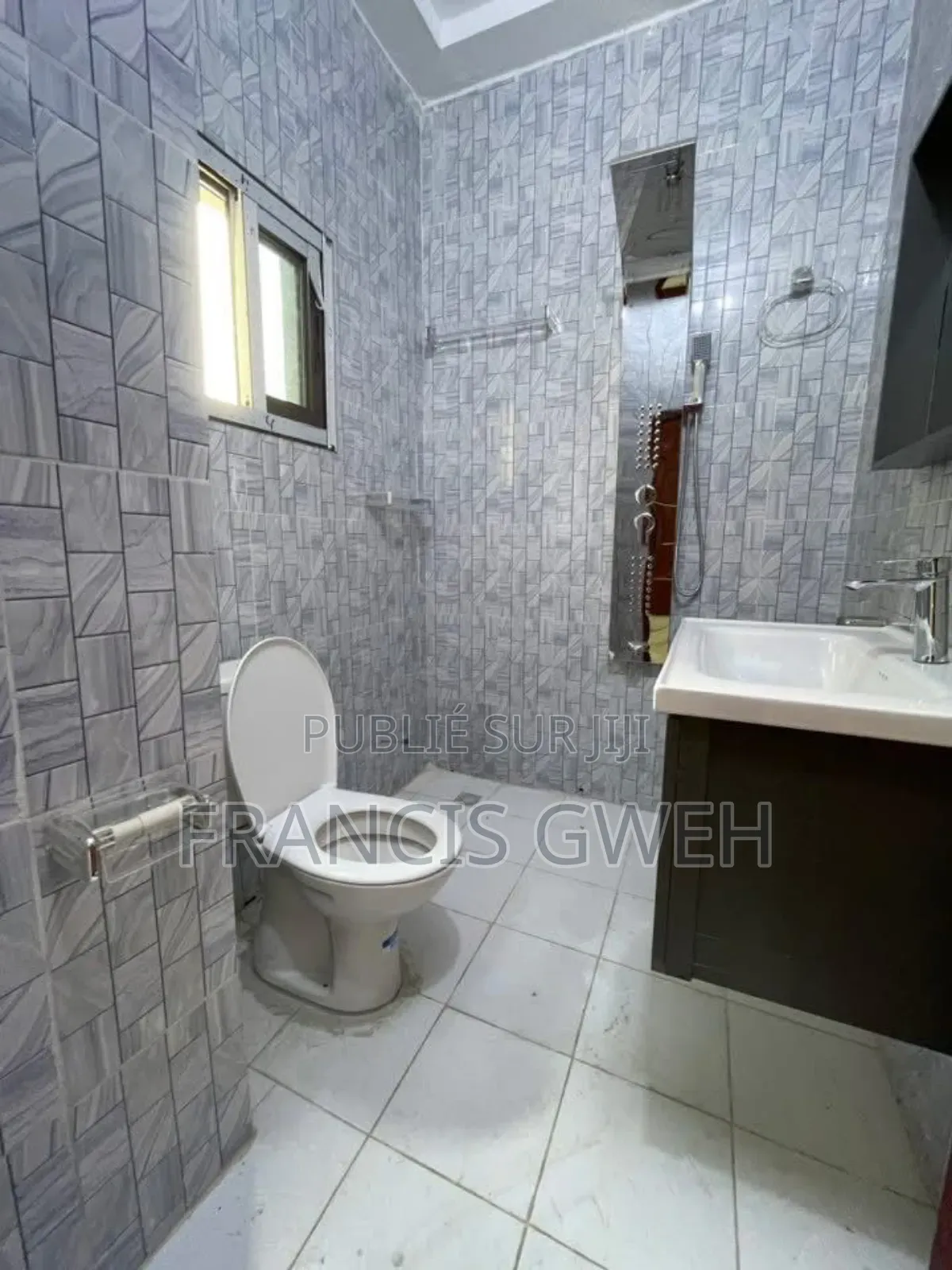 2chbre Appartement dans Francis Gweh, Cocody à Louer