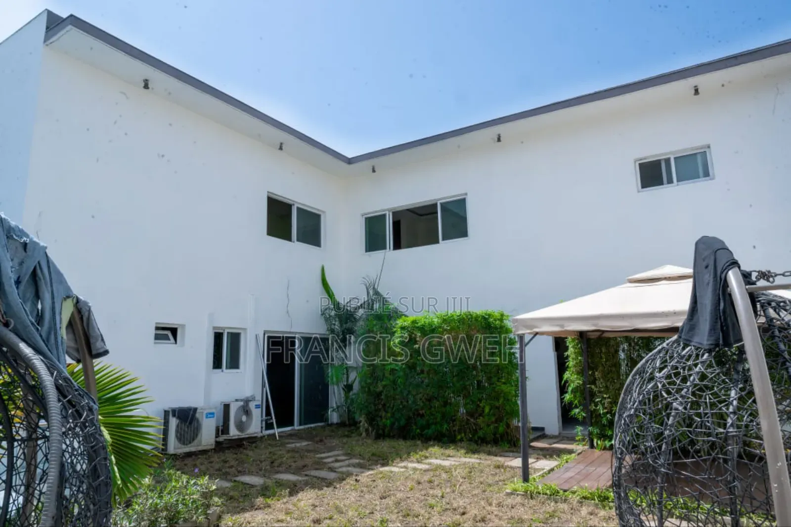 4chbre Duplex dans Francis Gweh, Cocody à Louer
