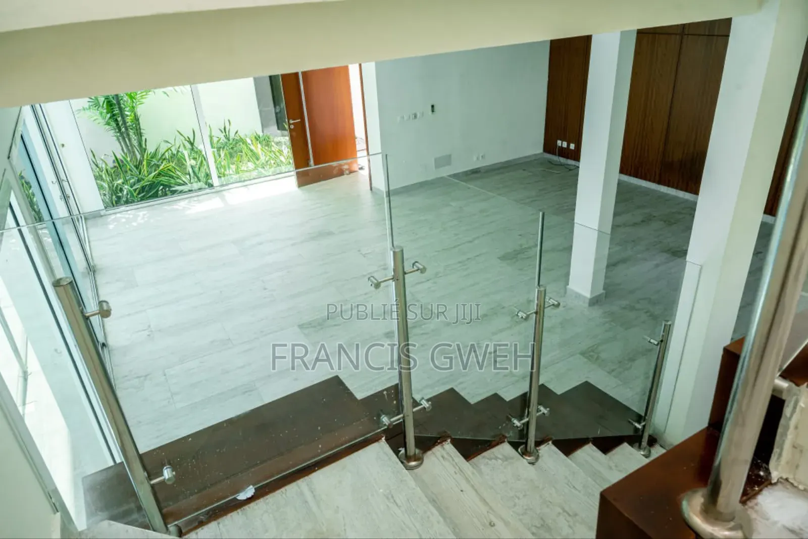 4chbre Duplex dans Francis Gweh, Cocody à Louer