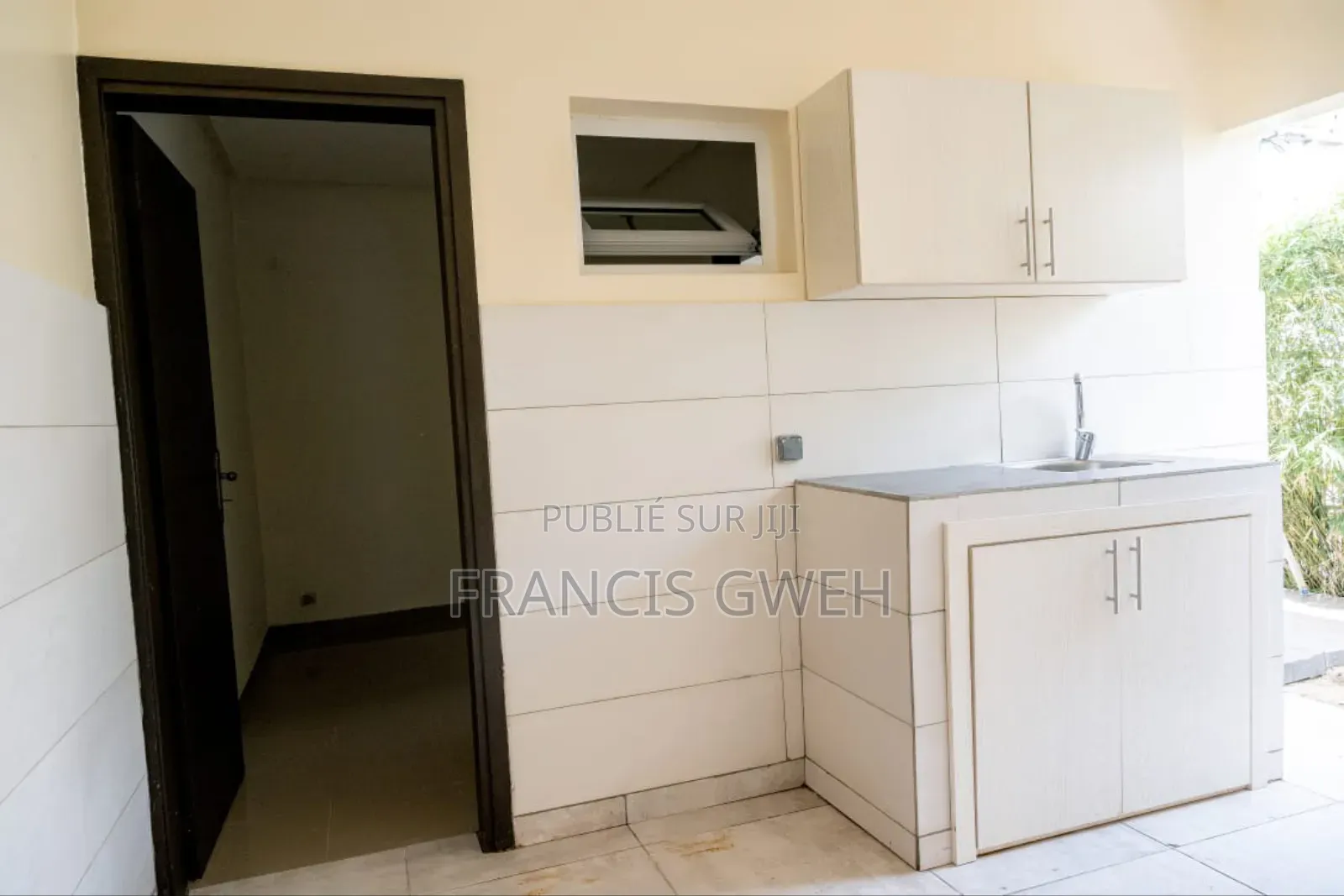 4chbre Duplex dans Francis Gweh, Cocody à Louer