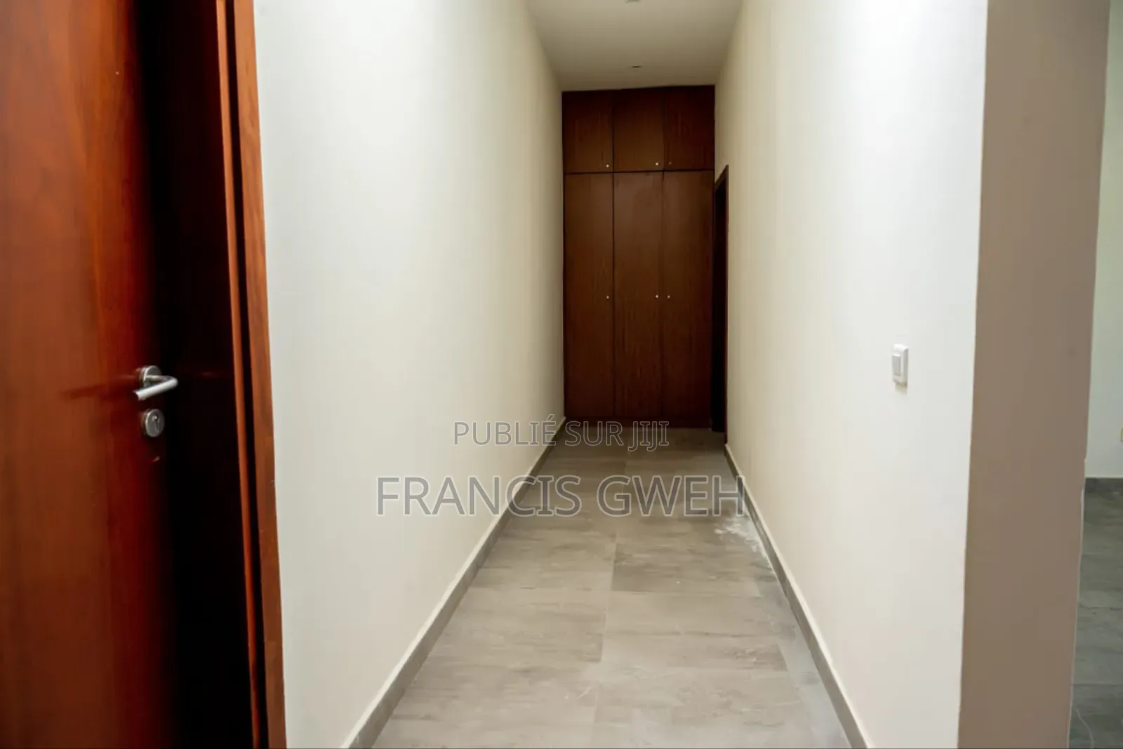 4chbre Duplex dans Francis Gweh, Cocody à Louer