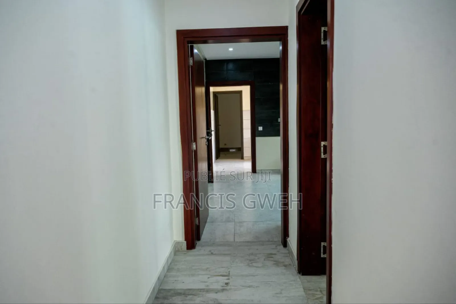 4chbre Duplex dans Francis Gweh, Cocody à Louer