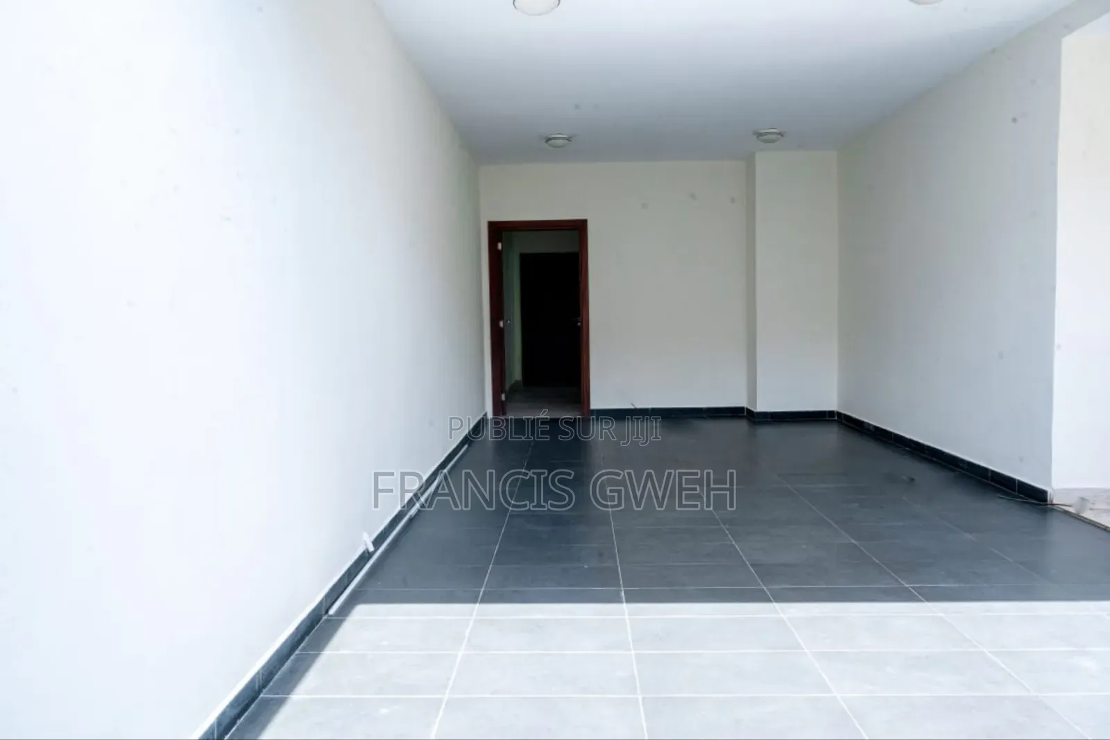 1chbre Appartement dans Francis Gweh, Cocody à Louer