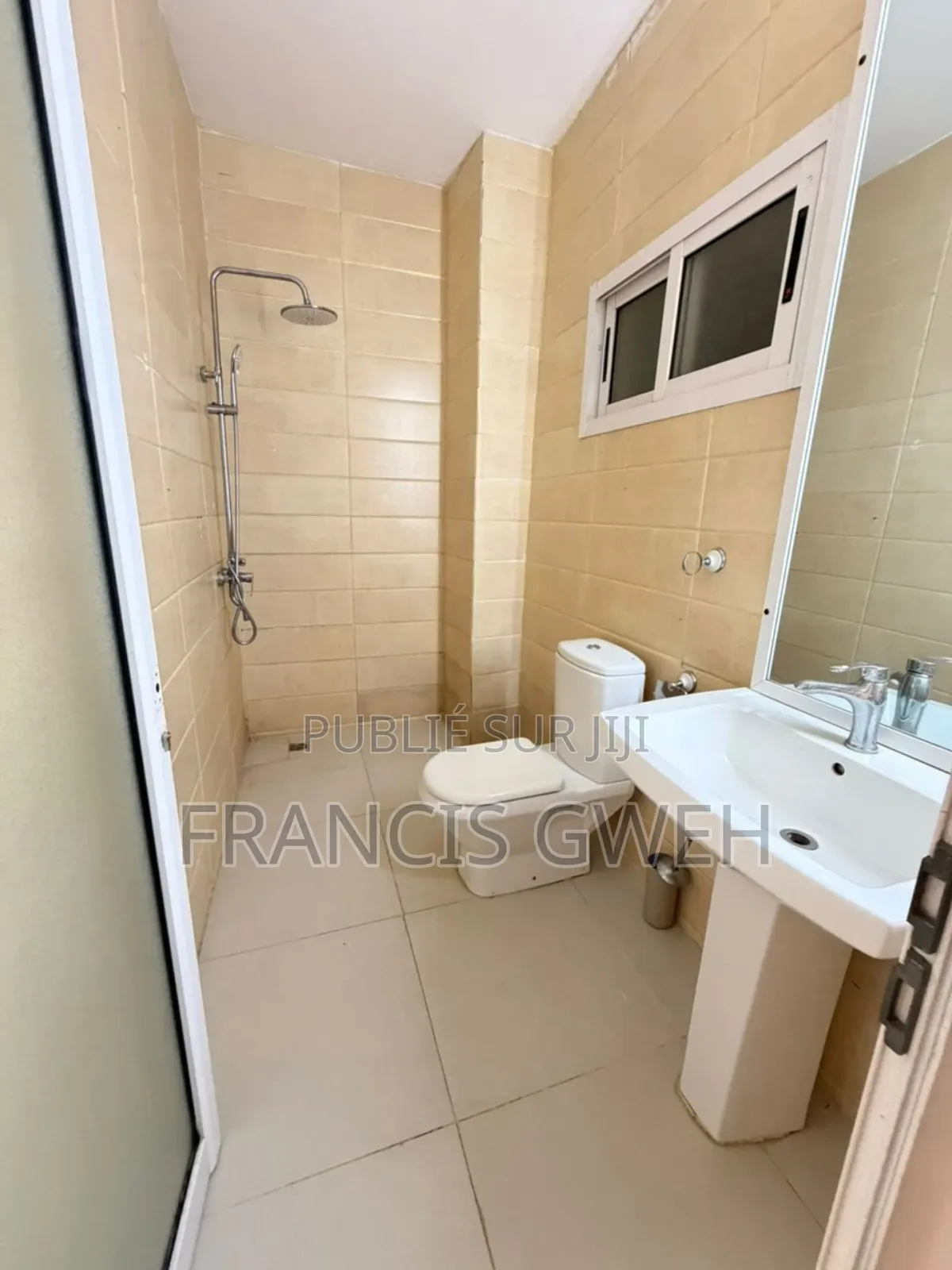 1chbre Appartement dans Francis Gweh, Cocody à Louer