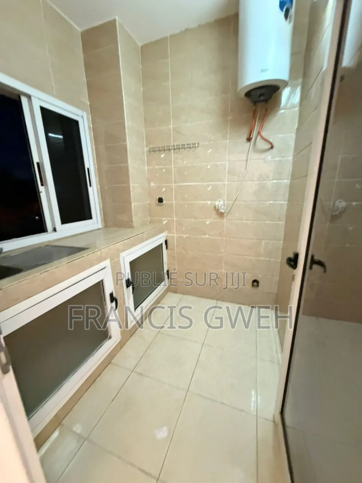 1chbre Appartement dans Francis Gweh, Cocody à Louer