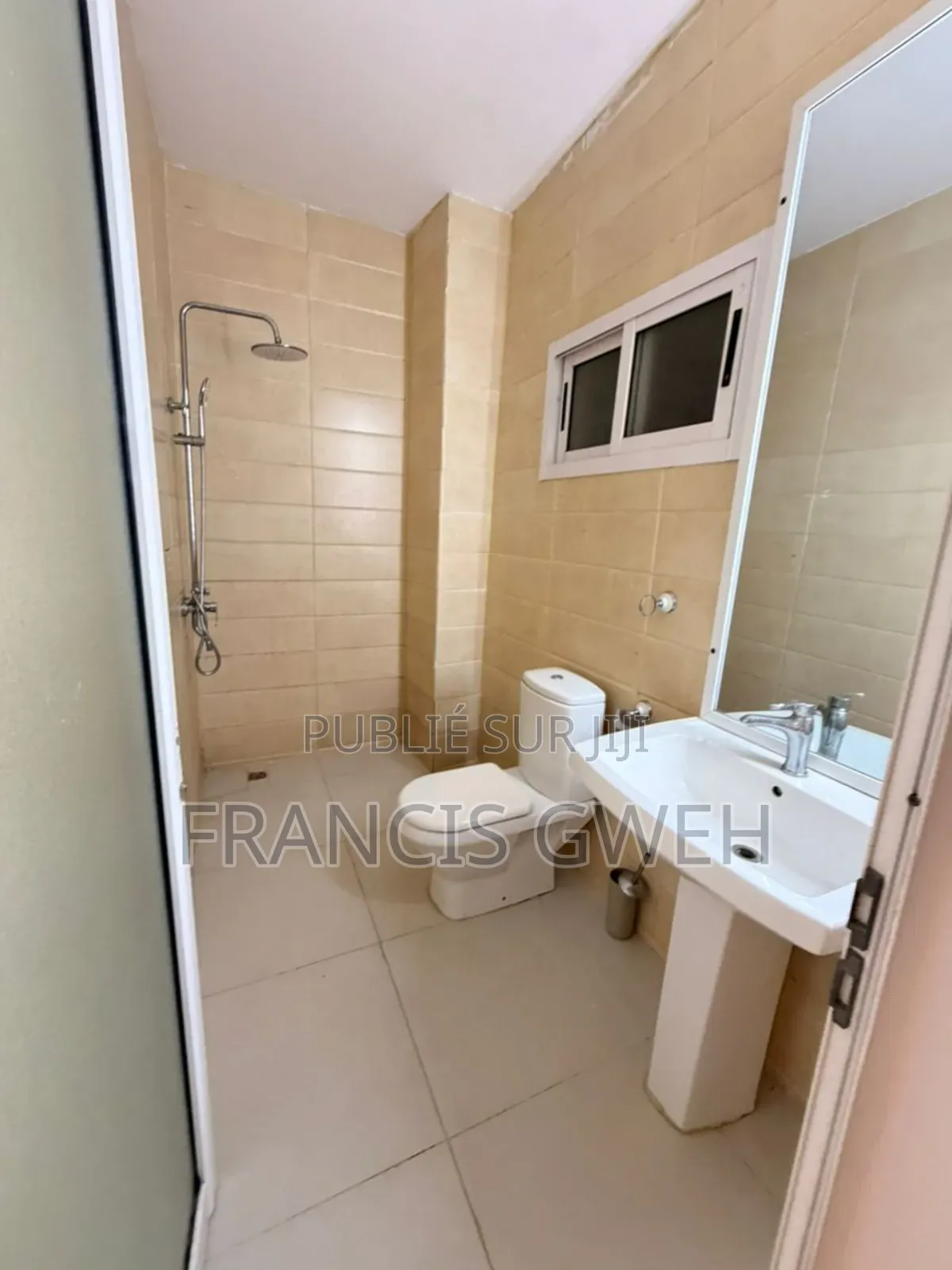 1chbre Appartement dans Francis Gweh, Cocody à Louer