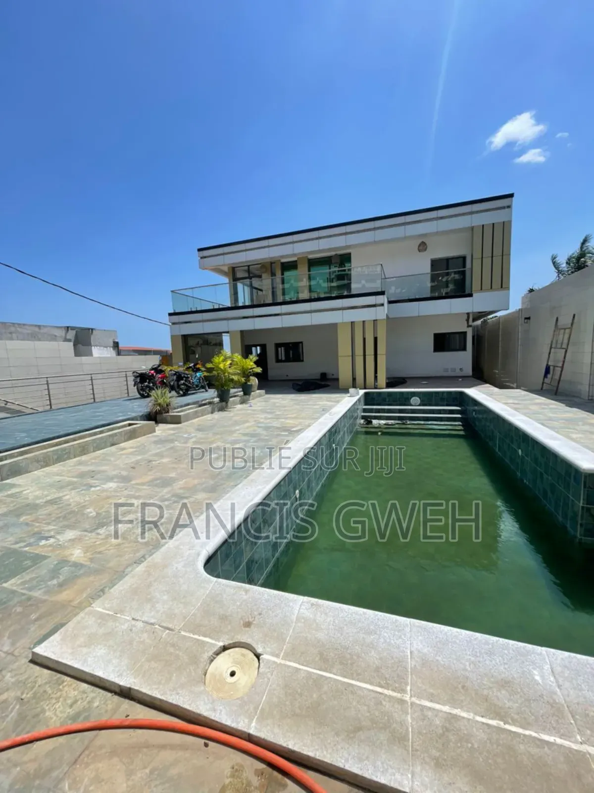 6chbre Duplex dans Francis Gweh, Cocody à Vendre