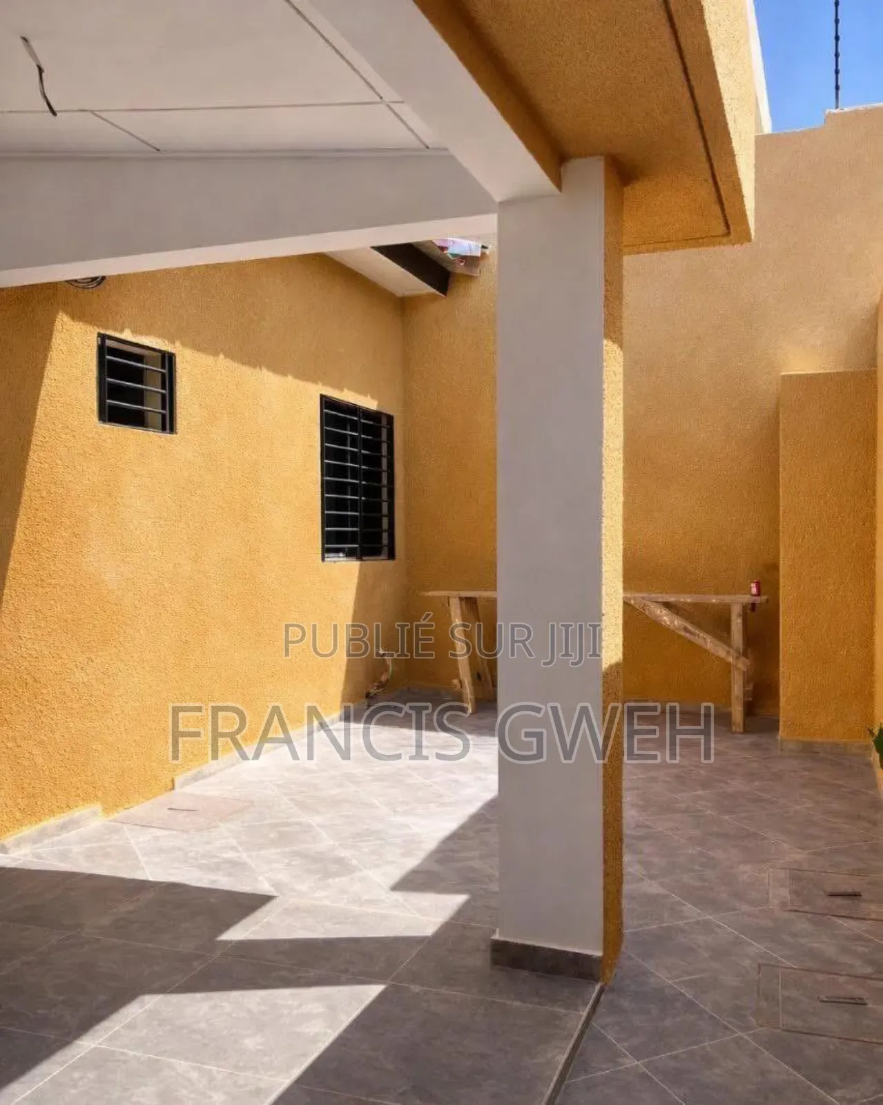 3chbre Duplex dans Francis Gweh, Cocody à Louer