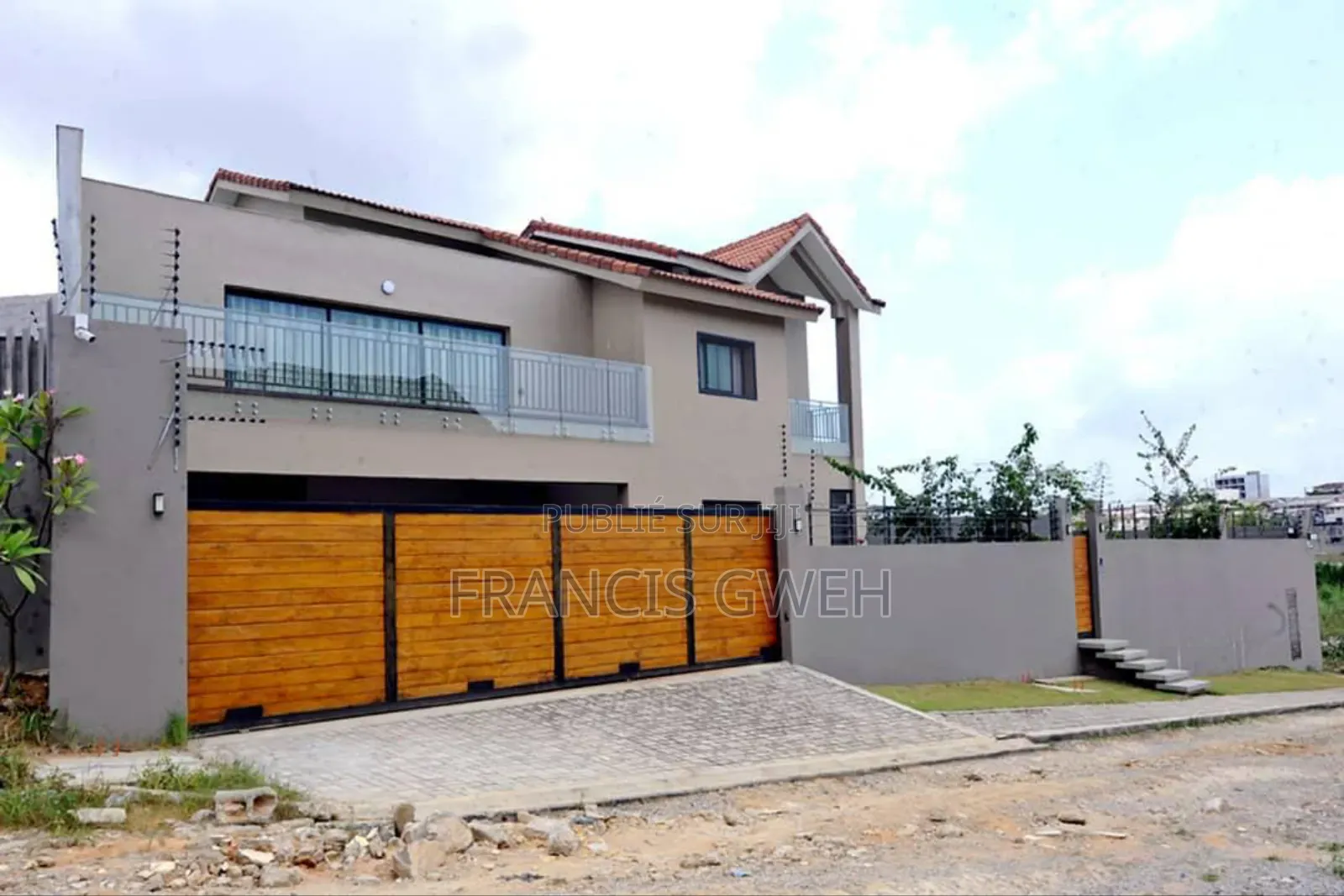 Meublé 5chbre Duplex dans Francis Gweh, Cocody à Vendre