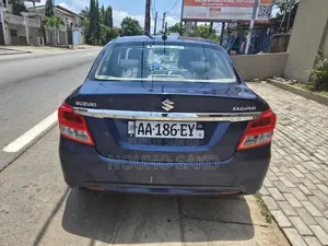 Suzuki Dzire 2024 Bleu